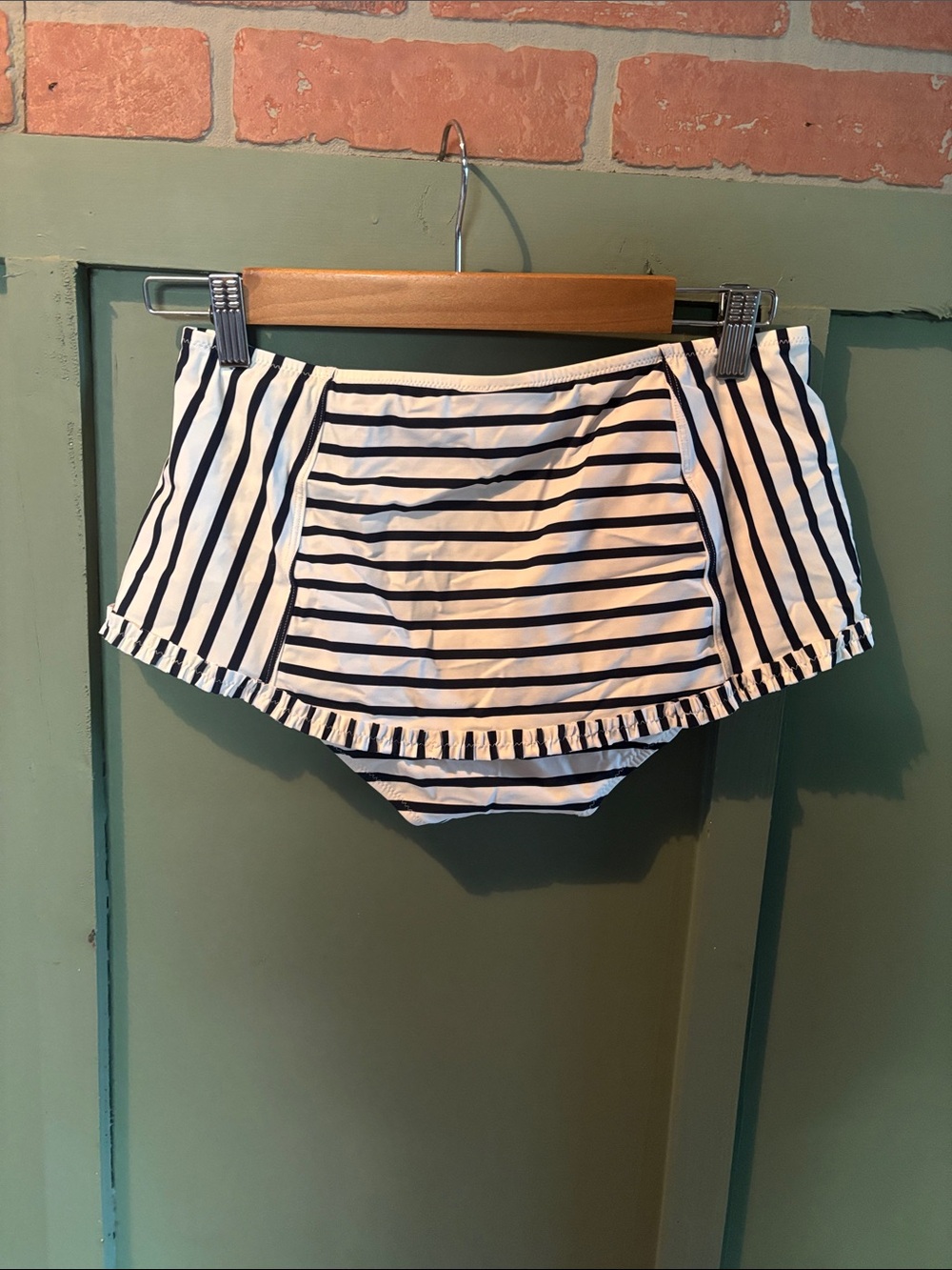 Tory Burch Black & White Striped Women’s Shorts Set - Picture 4 of 6